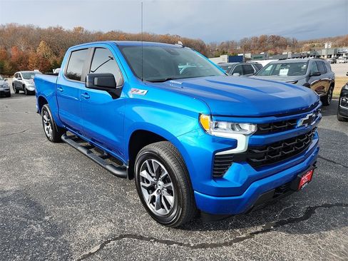 Used 2022 Chevrolet Silverado 1500 RST w/ Z71 Off-Road Package image 2