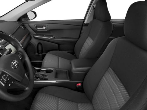 Used 2017 Toyota Camry XLE image 6