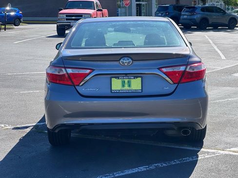 Used 2017 Toyota Camry SE FWD image 4