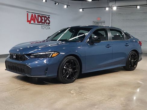Used 2025 Honda Civic Sport image 3
