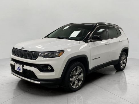Used 2022 Jeep Compass Limited AWD/4WD image 9