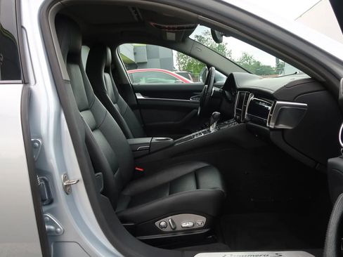 Used 2015 Porsche Panamera S image 24