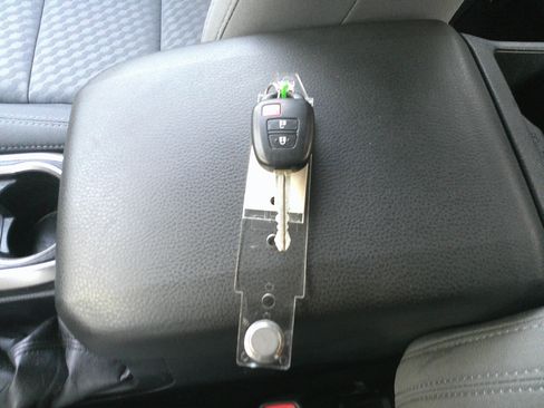 Used 2021 Toyota Tacoma SR5 image 89