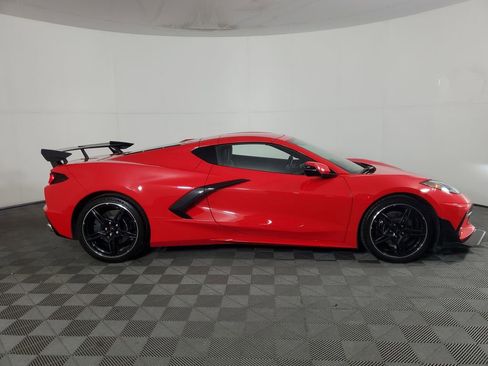 Used 2025 Chevrolet Corvette Stingray Coupe w/ 1LT RWD image 3
