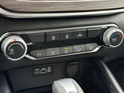 Used 2024 Nissan Altima 2.5 SV image 15