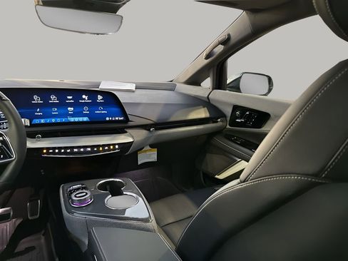 Certified 2025 Cadillac Optiq Sport 2 w/ LPO, Floor Liner Package image 19