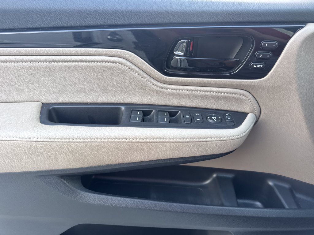 Used 2023 Honda Odyssey Touring image 17