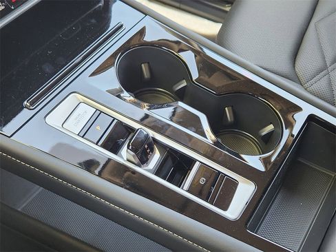 New 2025 Volkswagen Atlas Peak Edition SE image 15