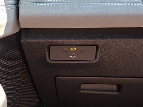 New 2026 Volkswagen Tiguan SE R-Line AWD/4WD image 15
