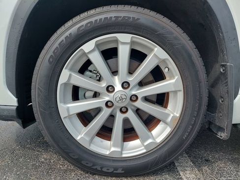 Used 2023 Toyota Highlander XLE FWD image 36