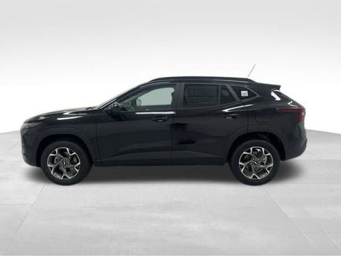 New 2026 Chevrolet Trax LT w/ Driver Confidence Package FWD image 4
