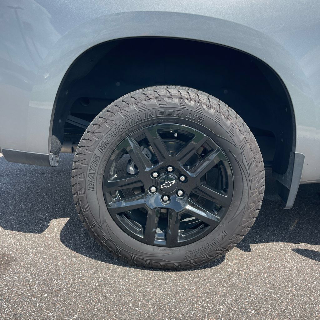 Used 2023 Chevrolet Silverado 1500 RST AWD/4WD image 14