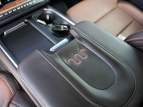 Used 2025 Ford Expedition King Ranch AWD/4WD image 19