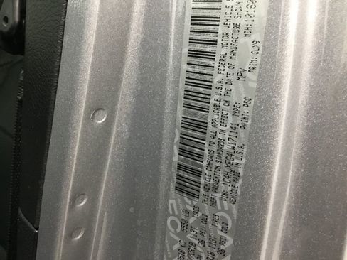 Used 2020 Jeep Wrangler Unlimited Sahara AWD/4WD image 7