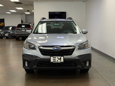 Used 2022 Subaru Outback Premium AWD/4WD image 3