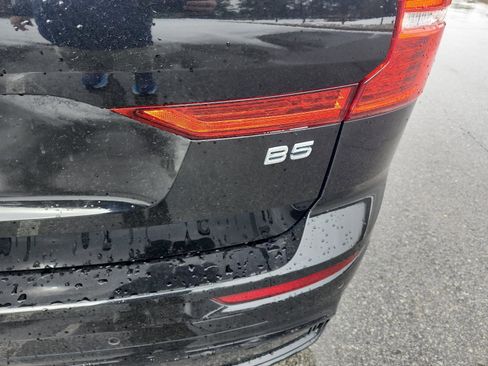 Used 2023 Volvo XC60 B5 Plus image 5