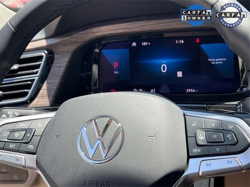 Used 2025 Volkswagen Atlas SEL Premium R-Line image 33
