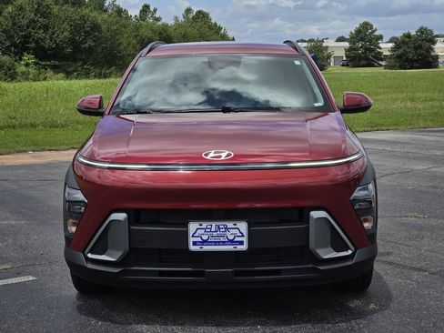 Used 2025 Hyundai Kona SEL FWD image 2