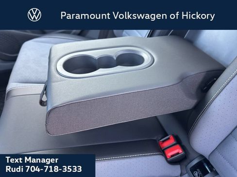 Used 2026 Volkswagen Jetta SE FWD image 12