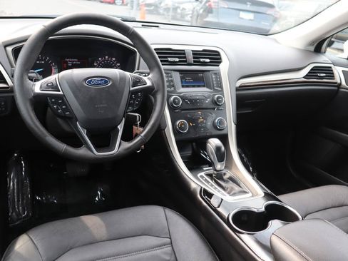 Used 2015 Ford Fusion SE w/ Equipment Group 202A FWD image 16