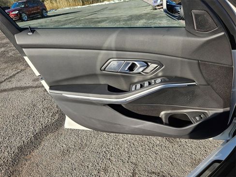 Used 2025 BMW 330i xDrive Sedan image 7