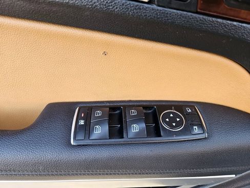 Used 2011 Mercedes-Benz E 550 Cabriolet image 16