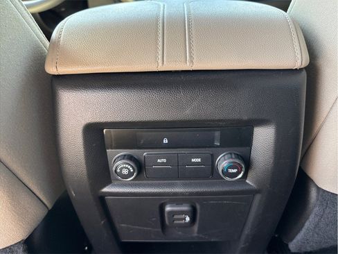 Used 2023 Chevrolet Traverse LS FWD image 36