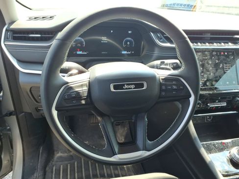 Used 2023 Jeep Grand Cherokee L Laredo w/ Luxury Tech Group I AWD/4WD image 7