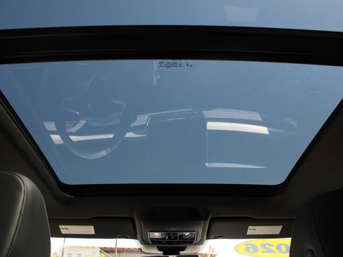 Used 2026 Volkswagen Tiguan SE R-Line FWD image 21