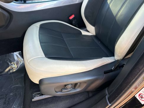 Used 2020 Land Rover Range Rover Sport HST image 19