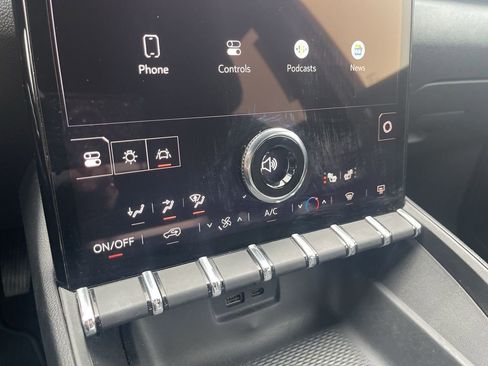 Used 2025 GMC Terrain Elevation image 25