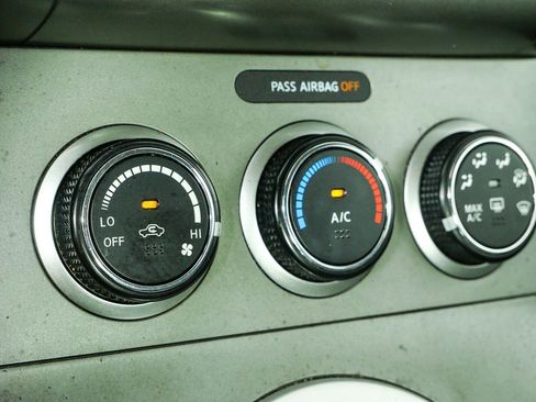 Used 2011 Nissan Sentra 2.0 S FWD image 14