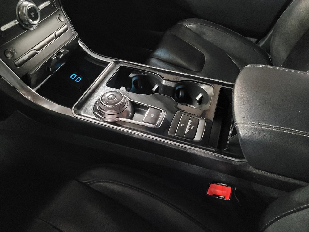 Used 2020 Ford Edge Titanium AWD/4WD image 26