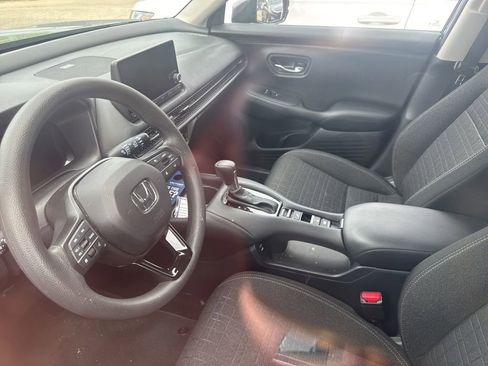 Certified 2025 Honda HR-V LX image 8