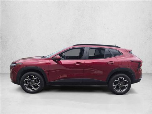 Used 2024 Chevrolet Trax LT w/ Driver Confidence Package FWD image 6