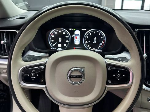 Used 2020 Volvo S60 T5 Momentum w/ Protection Package Premier FWD image 14