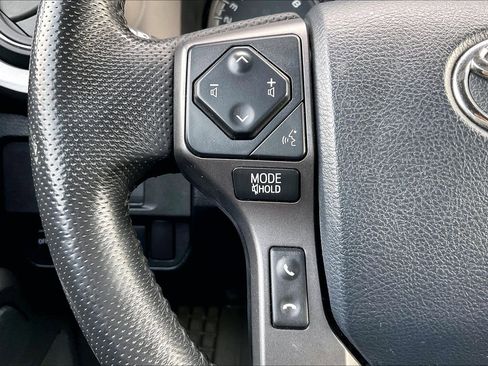 Used 2019 Toyota Tacoma TRD Off-Road image 10