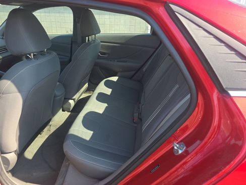 Used 2022 Hyundai Elantra SEL w/ Convenience + Premium Package FWD image 13