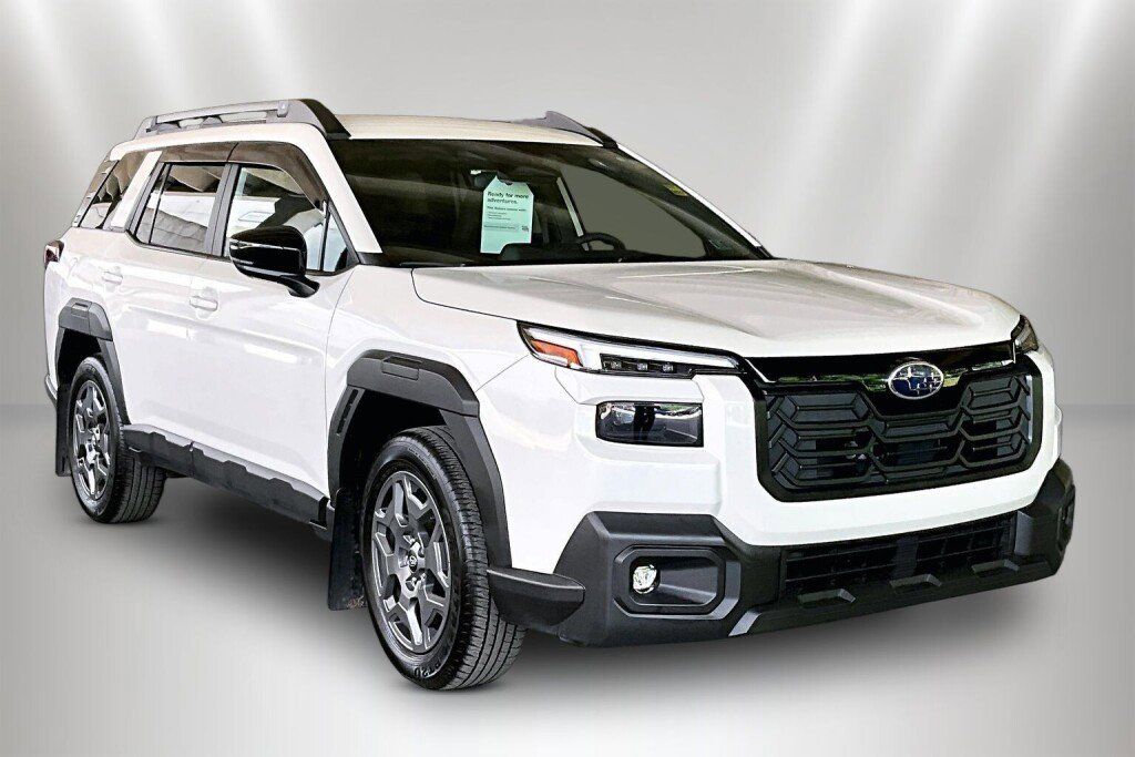 Used 2026 Subaru Outback Premium AWD/4WD image 1