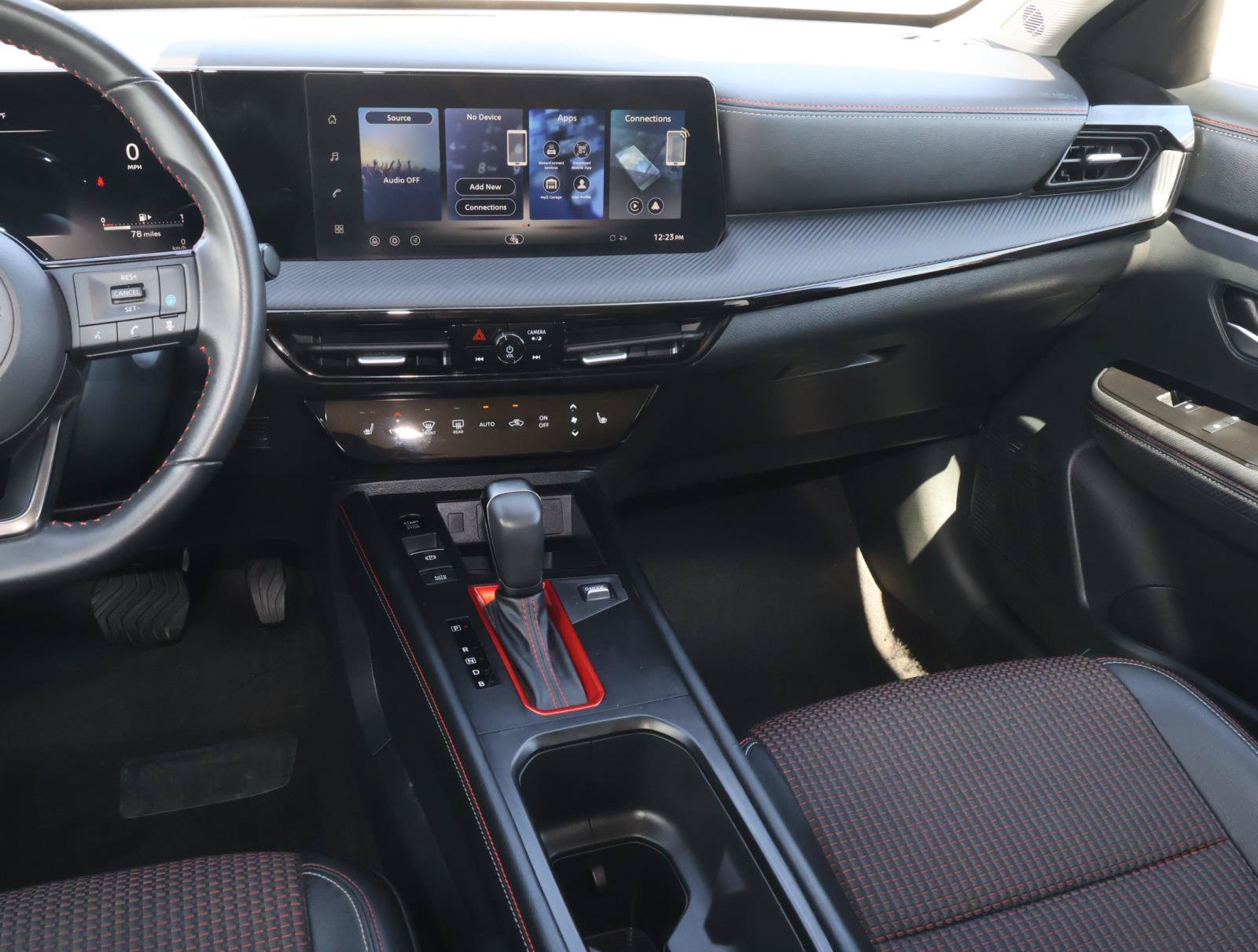Used 2026 Nissan Kicks SR w/ Cold Weather Package AWD/4WD image 11