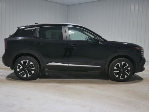 New 2026 Nissan Kicks SV image 4