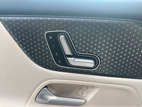 Used 2025 Mercedes-Benz GLA 250 image 10