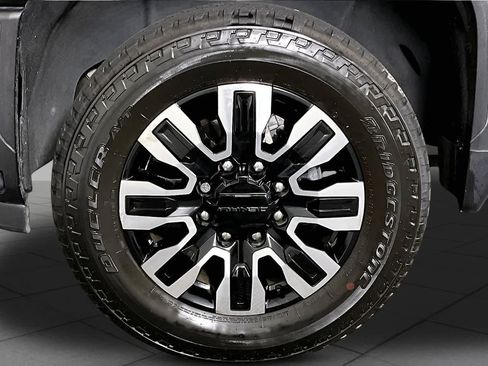 Used 2024 GMC Sierra 2500 Denali Ultimate AWD/4WD image 18