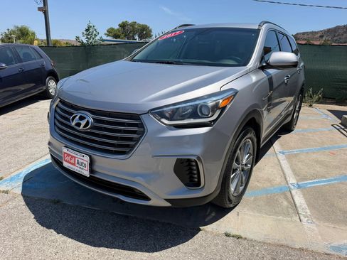 Used 2017 Hyundai Santa Fe SE FWD image 7