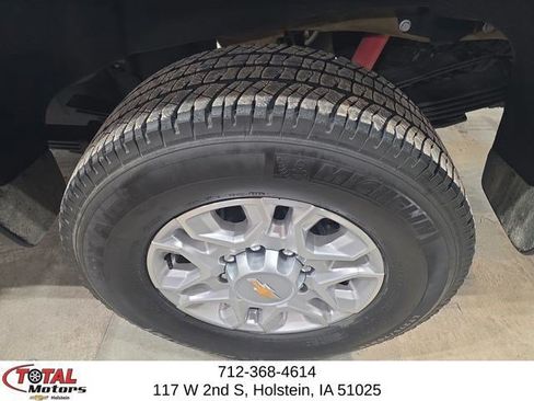 Used 2025 Chevrolet Silverado 3500 LT AWD/4WD image 9