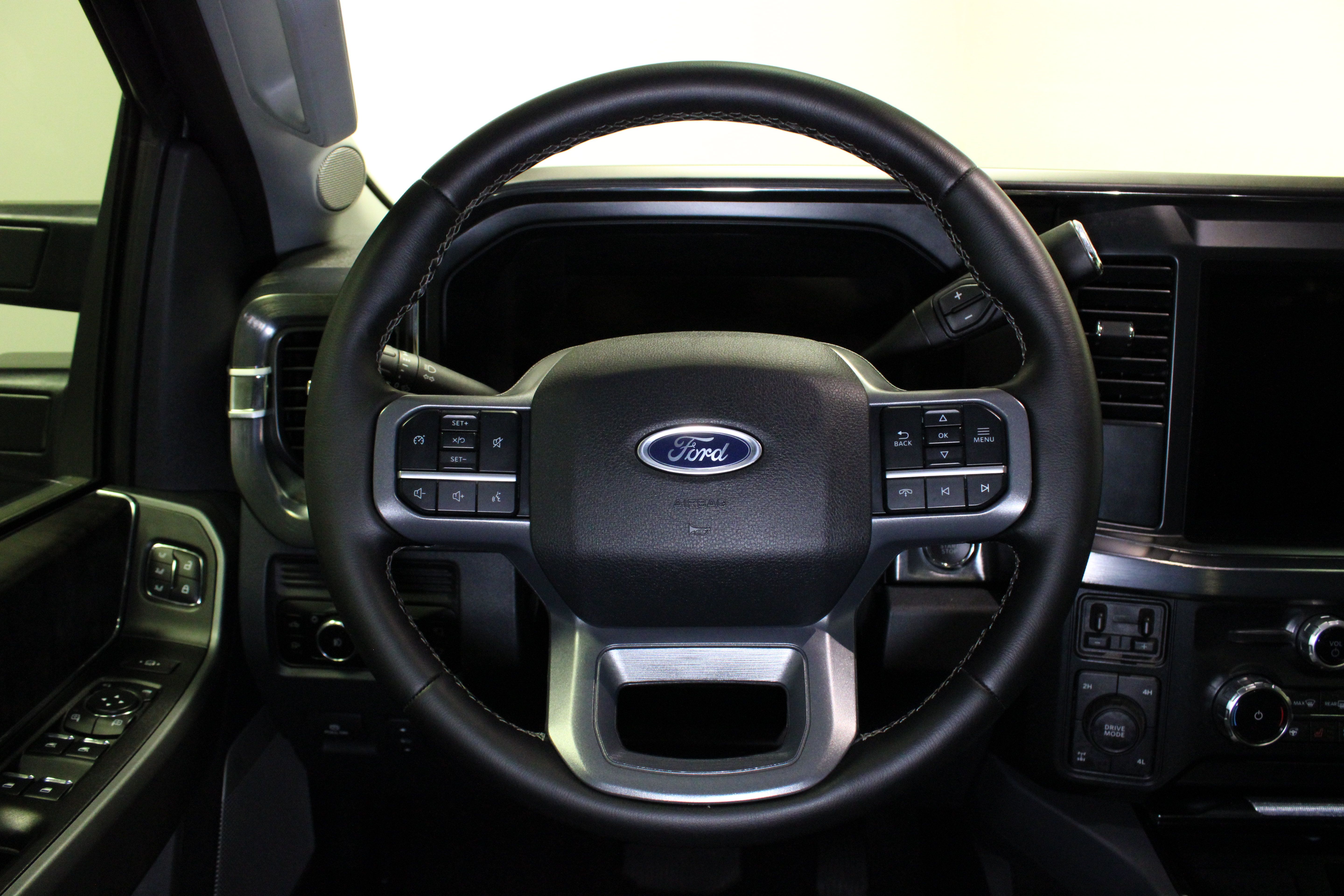 Used 2025 Ford F250 Lariat w/ Chrome Package AWD/4WD image 23