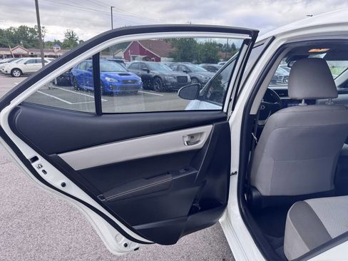 Used 2019 Toyota Corolla LE FWD image 12