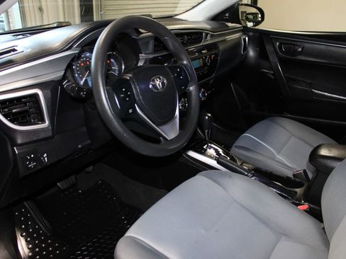 Used 2015 Toyota Corolla L FWD image 18