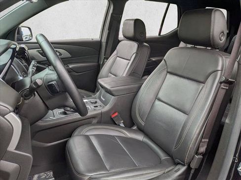 Used 2023 Chevrolet Traverse LT w/ LT Premium Package AWD/4WD image 16