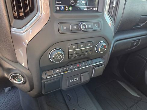 Used 2024 Chevrolet Silverado 1500 Custom image 24